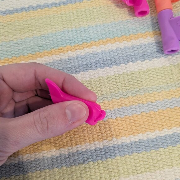 🛍️ BUNDLE ONLY • Kids Assorted Pencil Grips - Picture 3 of 7